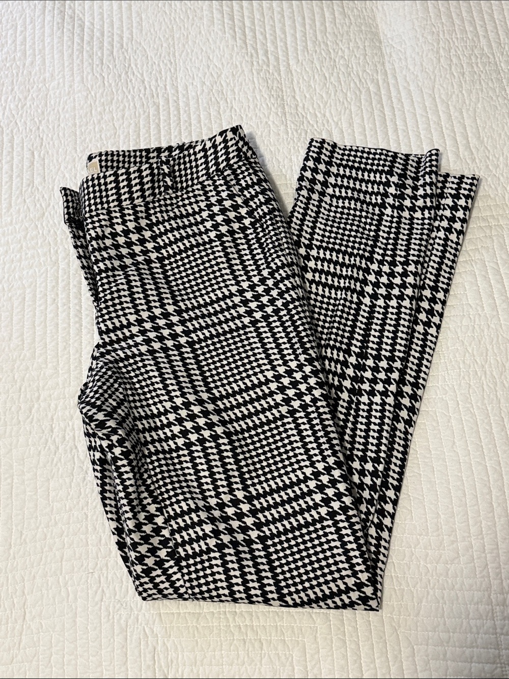 Michael Kors Black and White Houndstooth Pattern Fabric (Size 2)